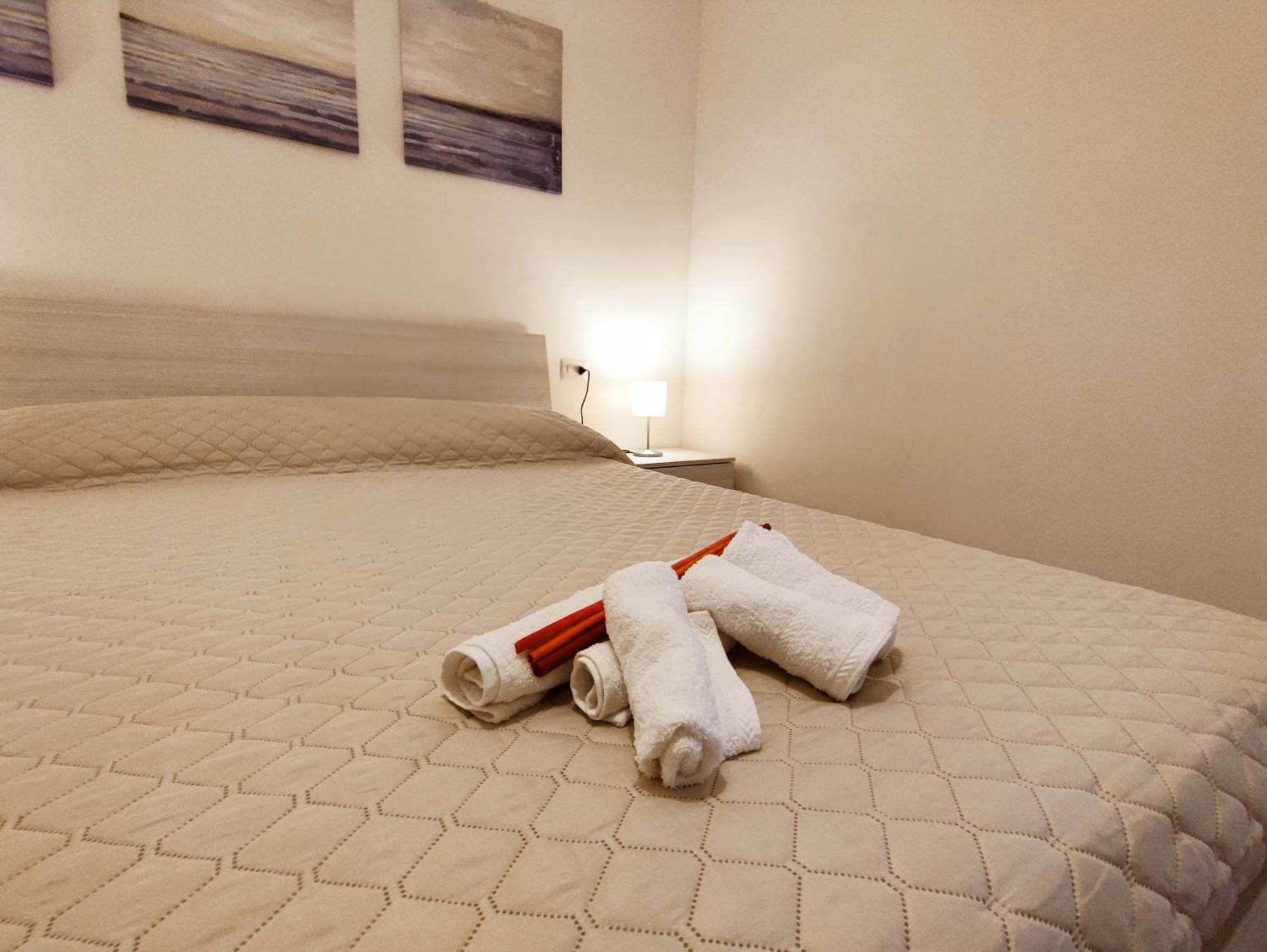Residenza Nel Borgo L'Appusentu Bed & Breakfast Castelsardo Exterior foto